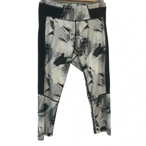 Tek Gear size L marbled Capri leggings EUC - Picture 2 of 9